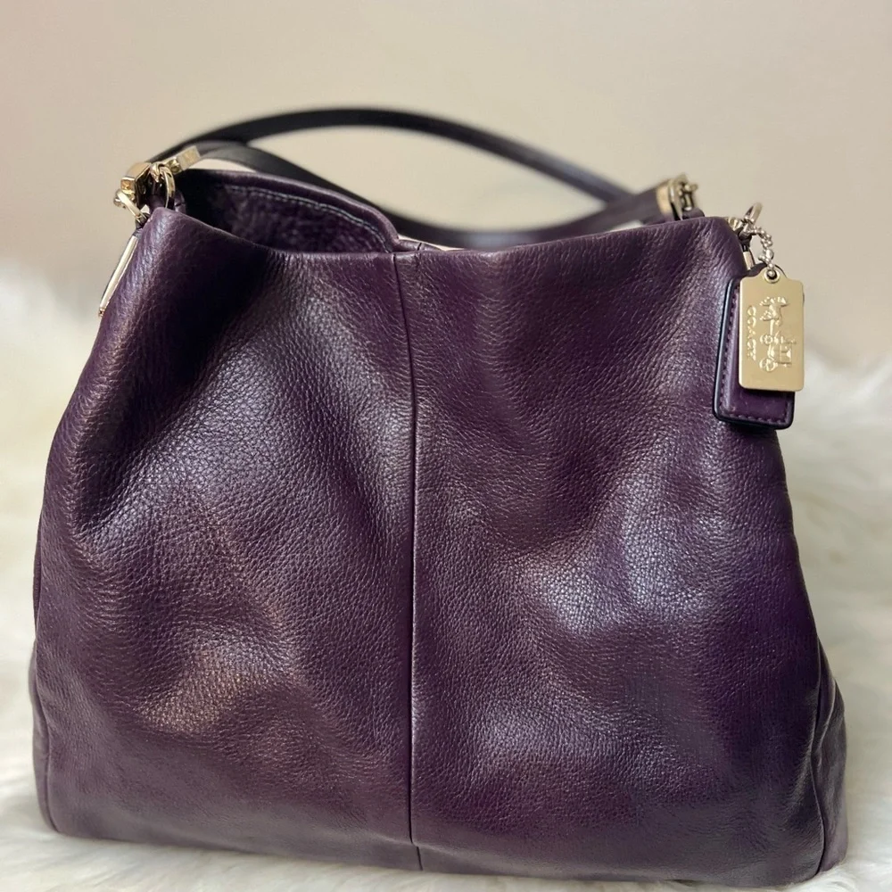 Coach chic versatile